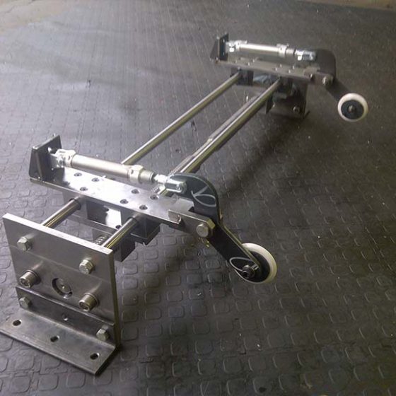 Force Feed Roller Guide